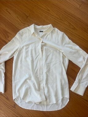 J. McLaughlin Cream Button-Down 100% Silk Shirt